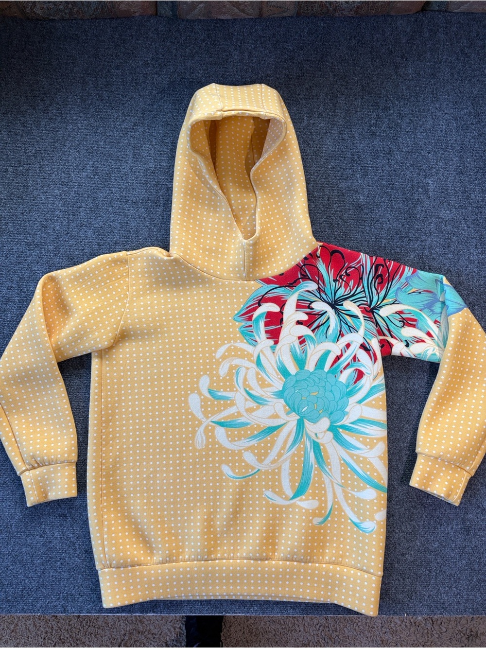 The Kit. Oversized Yellow Floral-Accent Hoodie Sweatshirt
Size: Small